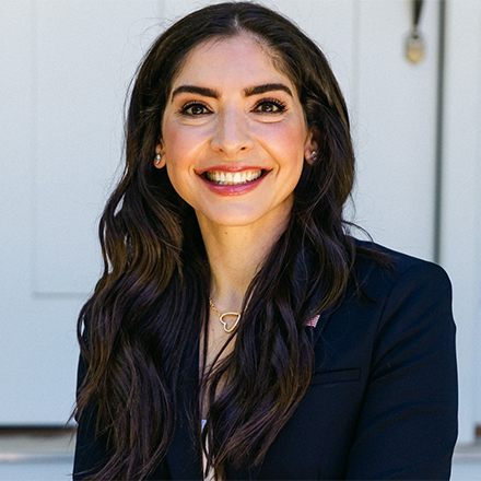 Miriam Bleich headshot